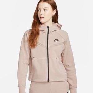 Women’s Nike sportswear tech fleece full zip hoodie
